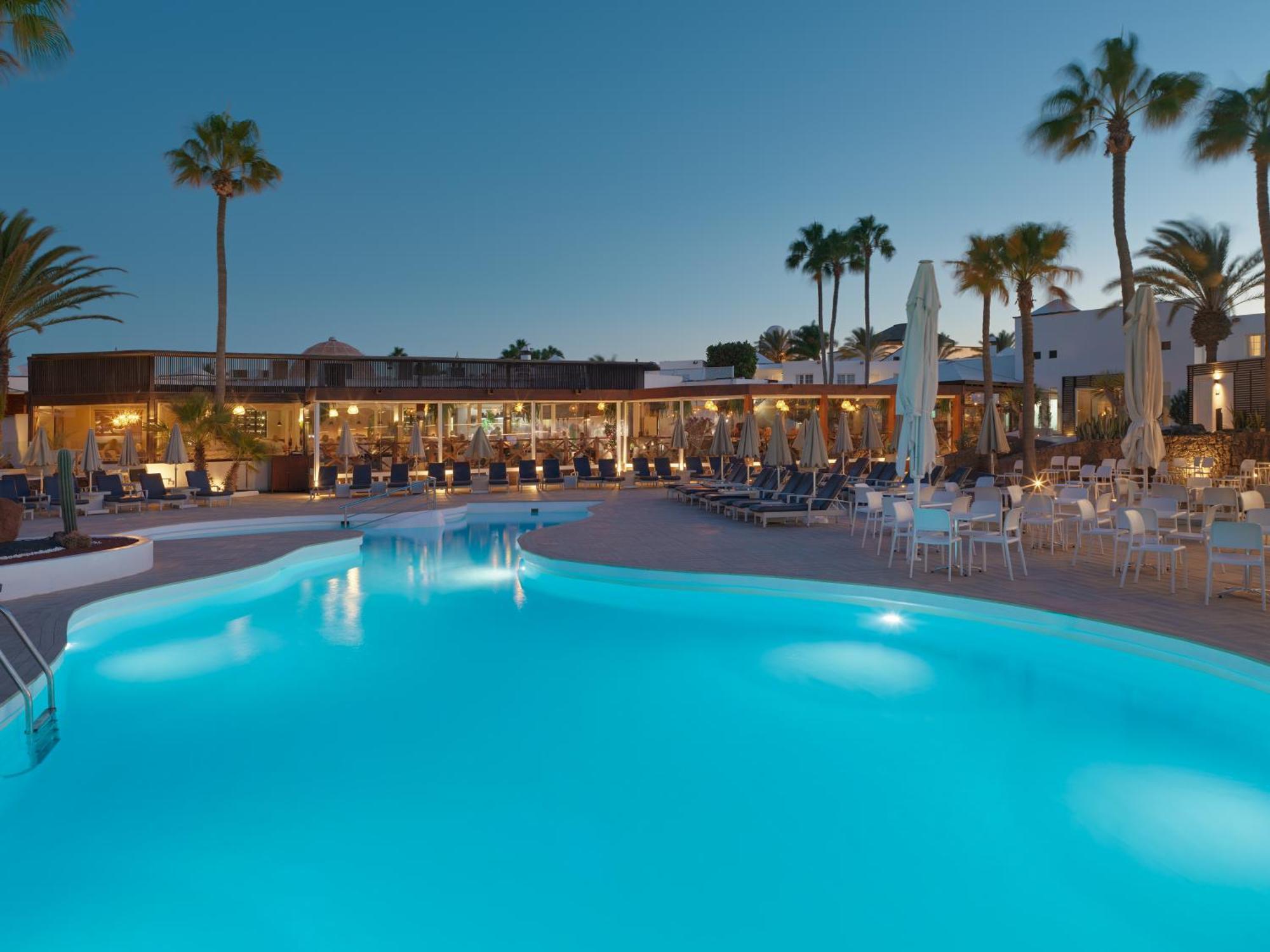 Suite Pool View
